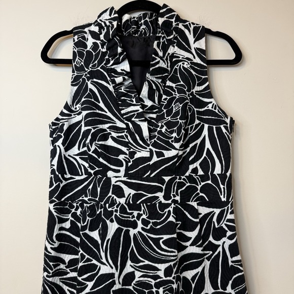 ✨Ann Taylor LOFT Black/White Floral Sleeveless Ruffled V Neck Midi Dress Sz 8 - Picture 7 of 14